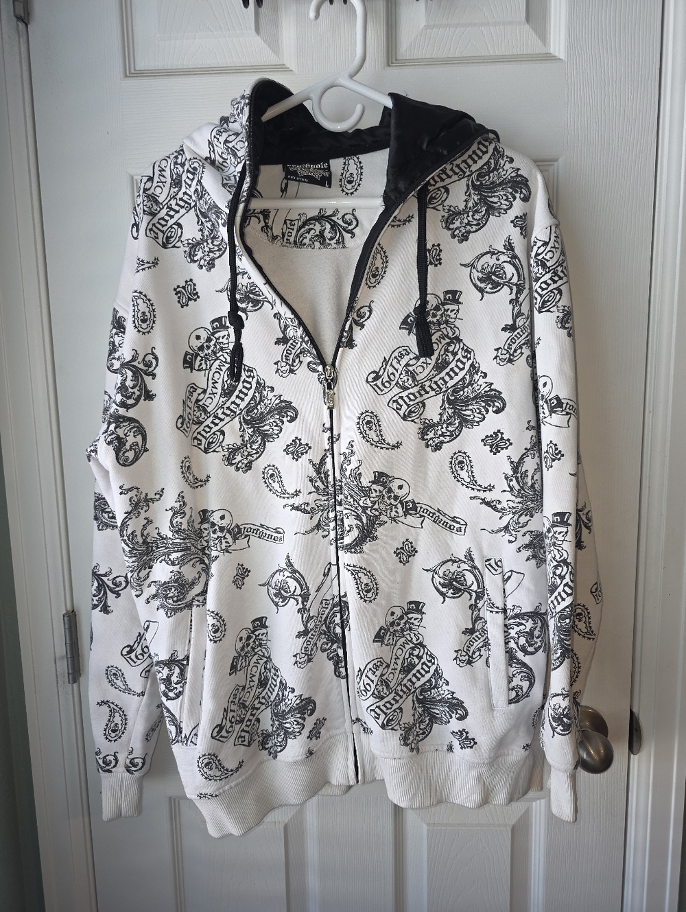VINTAGE Southpole paisley skull zip up hoodie W/Kangaroo Pockets Sz L